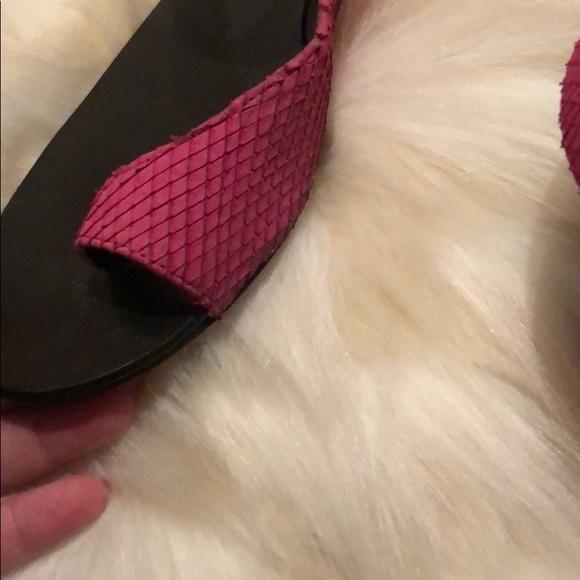 Elizabeth and James Sandals - Picture 2 of 7